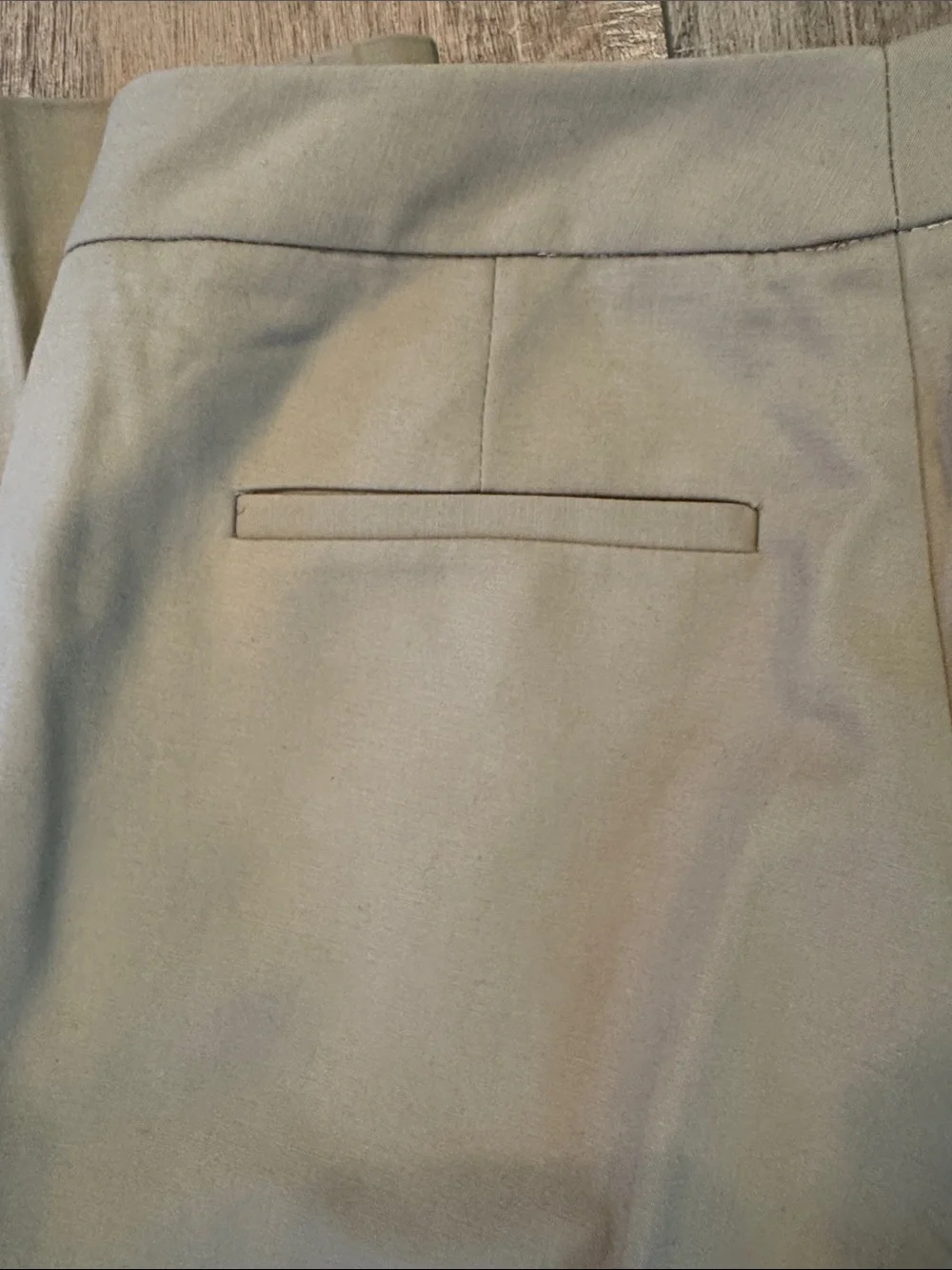 Elie Tahari tailored flat